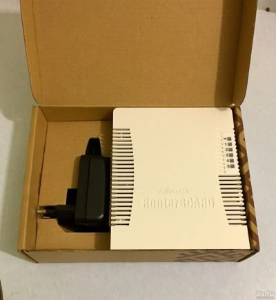 Лот: 13380675. Фото: 1. Маршрутизатор Mikrotik RB951G-2HnD. Маршрутизаторы (роутеры)