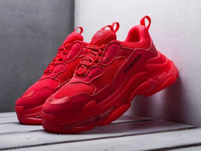 Лот: 17824633. Фото: 1. Кроссовки Balenciaga Triple S... Кеды, кроссовки, слипоны