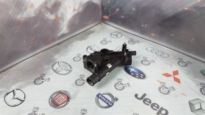 Лот: 23589988. Фото: 1. Корпус термостата Citroen C5 EW10A... Двигатель и элементы двигателя