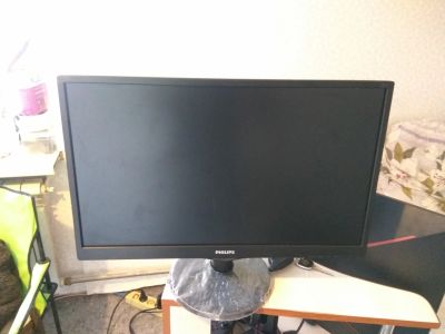 Лот: 15082029. Фото: 1. Монитор Philips 240v5qdsb,ips... ЖК-мониторы
