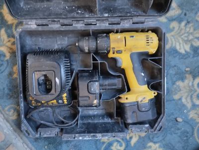Лот: 20733630. Фото: 1. Шуруповерт Dewalt. Электроинструмент