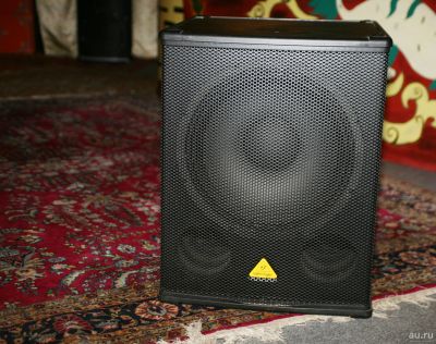 Лот: 13204294. Фото: 1. Активный сабвуфер Behringer B1800D. Эстрадная акустика и усилители