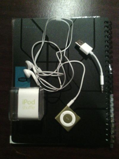 Лот: 3728498. Фото: 1. ipod shuffle 2 gb. Плееры