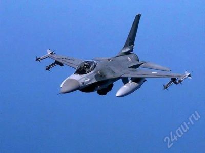 Лот: 562518. Фото: 1. Сборная модель F-16A Plus Fighting... Авиамоделизм