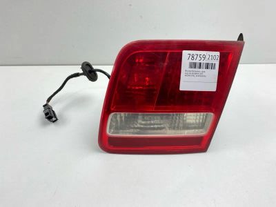 Лот: 21180308. Фото: 1. Вставка багажника Audi A8 2003... Кузов