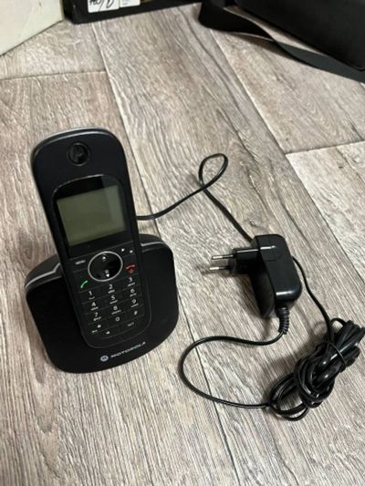 Лот: 19408156. Фото: 1. Радиотелефон Motorola. DECT и радиотелефоны
