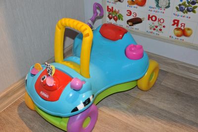 Лот: 6563580. Фото: 1. Ходунки-толокар от Хазбро. Ходунки, прыгунки, качели