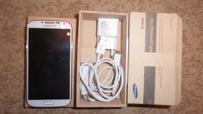 Лот: 3383996. Фото: 1. Samsung Galaxy S4 White 16gb GT-i9500... Смартфоны