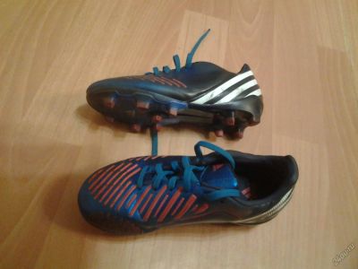 Лот: 5863359. Фото: 1. Обувь для футбола. Бутсы футбольные... Другое (обмундирование и экипировка)