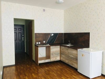 Лот: 17166995. Фото: 1. Сдам гостинку (в стоимость включена... Квартиры, студии