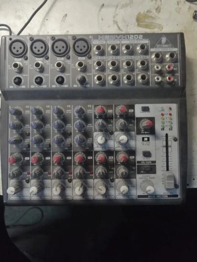 Лот: 25633887. Фото: 1. Behringer Xenyx 1202 Микшерный... Микшеры, предусилители, микрофонные эффекты