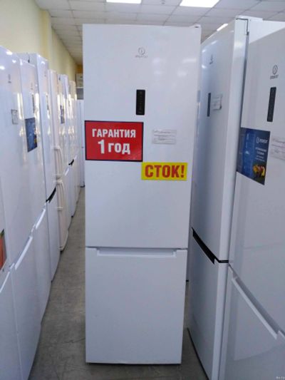 Лот: 13430844. Фото: 1. Холодильник indesit itf 120 w... Холодильники, морозильные камеры