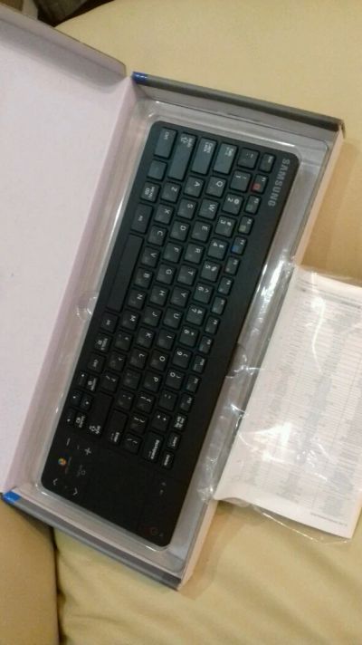 Лот: 8514225. Фото: 1. Беспроводная клавиатура samsung... Клавиатуры и мыши