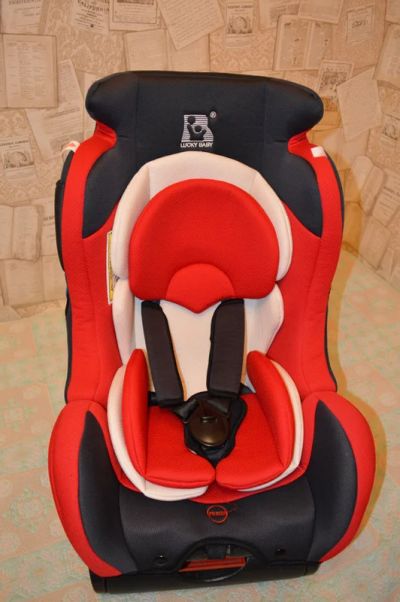 Лот: 6608535. Фото: 1. Автокресло Lucky Baby. Детские автокресла