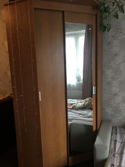 Лот: 14479997. Фото: 1. Шкаф с зеркалом, раздвижной, угловой. Шкафы, шкафы-купе