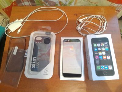 Лот: 8870871. Фото: 1. iPhone 5S 16 GB. Смартфоны