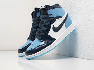 Лот: 20733394. Фото: 1. Кроссовки Nike Air Jordan 1 Mid. Кеды, кроссовки, слипоны
