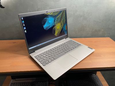 Лот: 24341089. Фото: 1. Ультрабук Lenovo 15,6"IPS/i3-1005G1... Ноутбуки