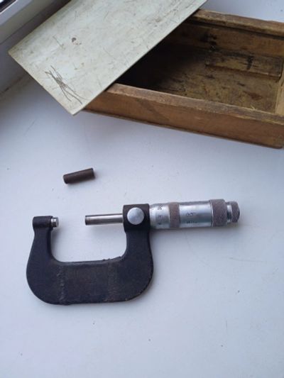 Лот: 25884270. Фото: 1. Микрометр ссср.от25. Предметы интерьера и быта