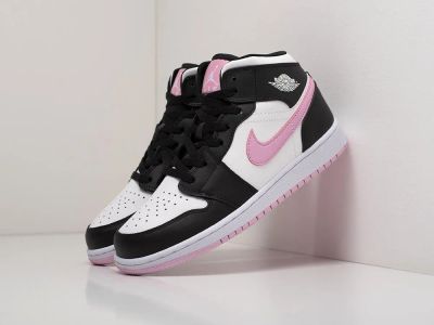 Лот: 18740772. Фото: 1. Кроссовки Nike Air Jordan 1 Mid. Кеды, кроссовки, слипоны