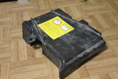 Лот: 11064235. Фото: 1. Крышка аккумулятора Mazda Premacy... Другое (автозапчасти)
