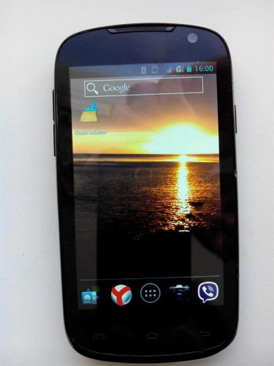Лот: 3650168. Фото: 1. Смартфон Highscreen Spark 4" 4Gb... Смартфоны