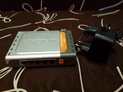 Лот: 8116814. Фото: 1. Неуправляемый коммутатор D-Link... Коммутаторы