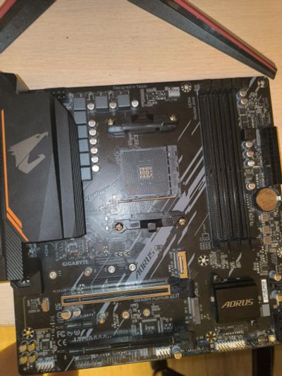 Лот: 22162123. Фото: 1. Gigabyte aorus b550m elite. Материнские платы