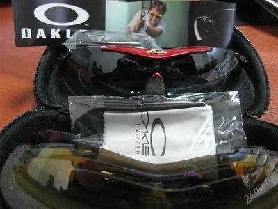 Лот: 1728566. Фото: 1. Спортивные очки OAKLEY, 5 сменных... Очки солнцезащитные