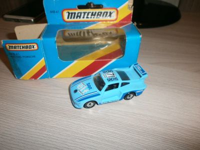 Лот: 12716000. Фото: 1. Matchbox 1983 Porsche 935 Эльф... Автомоделизм