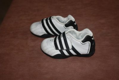 Лот: 3894265. Фото: 1. Кроссовки Adidas р-р 23 (14см... Кеды, кроссовки
