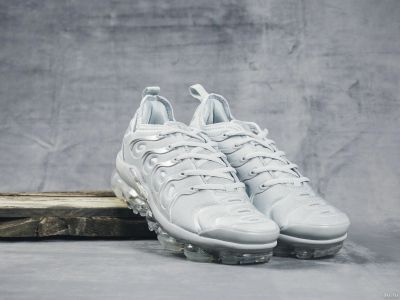 Лот: 13252834. Фото: 1. Кросовки Nike Air Plus. Кеды, кроссовки, слипоны