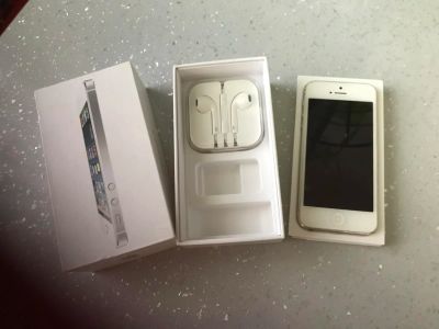 Лот: 10871908. Фото: 1. iPhone 5. Смартфоны