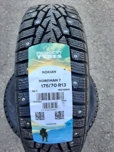 Лот: 19524034. Фото: 1. 175/70 R13 82T Nokian Tyres Nordman... Шины