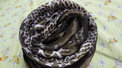Лот: 5621866. Фото: 1. шелковый большой платок. Накидки, шали, палантины