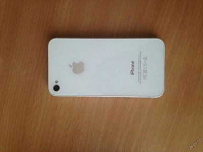 Лот: 4653558. Фото: 1. Оригинальный iPhone 4, белый... Смартфоны