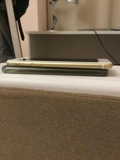 Лот: 10904697. Фото: 1. iPhone 6s 16gb gold. Смартфоны