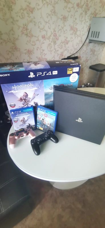 Лот: 19167774. Фото: 1. Sony playstation 4 pro 1tb 7208. Игры для консолей