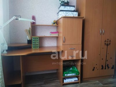 Лот: 18408283. Фото: 1. компьютерный стол с тумбой и полкой... Компьютерные и письменные столы