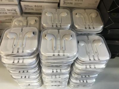 Лот: 17931727. Фото: 1. EarPods Apple. Красноярск
