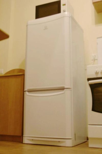 Лот: 4131498. Фото: 1. Холодильник Indesit NBA 15. Хорошее... Холодильники, морозильные камеры