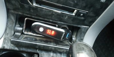 Лот: 14993392. Фото: 1. Автомобильный FM-трансмиттер... FM-модуляторы, трансмиттеры