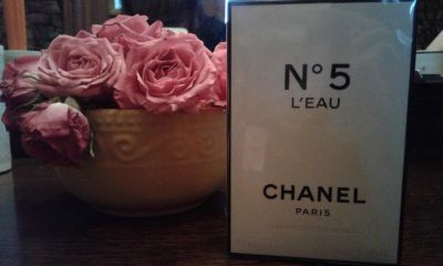 Лот: 10465906. Фото: 1. Chanel N°5 l'eau спрей, 50 мл... Женская парфюмерия