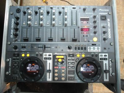Лот: 8299627. Фото: 1. Продам в отличном состоянии полный... DJ-оборудование