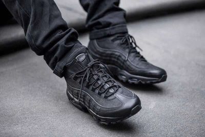 Лот: 8504055. Фото: 1. Nike Air Max 95 Черные. Кеды, кроссовки, слипоны