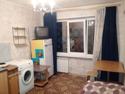 Лот: 10049541. Фото: 1. Сдам гостинку 15кв, на Мичурина... Квартиры, студии