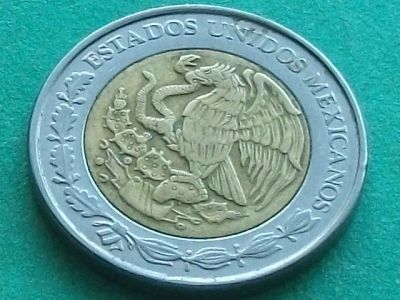 Лот: 11680198. Фото: 1. Монета 1 песо Мексика 2003 герб... Америка