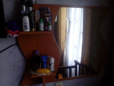 Лот: 10012333. Фото: 1. полка с зеркалом. Другое (мебель)