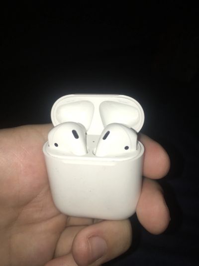 Лот: 12713414. Фото: 1. Apple AirPods Original. Красноярск
