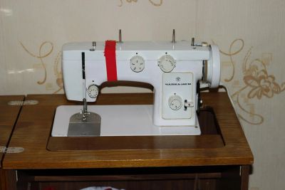 Лот: 7066939. Фото: 1. Швейная машинка Чайка 142-М. Швейная, вязальная
